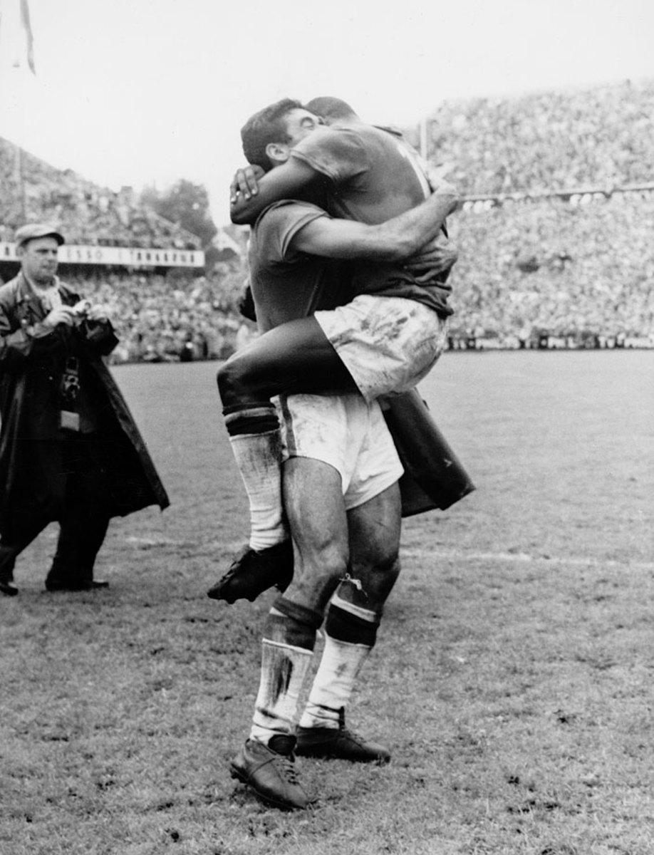 1958-santos-pele.jpg